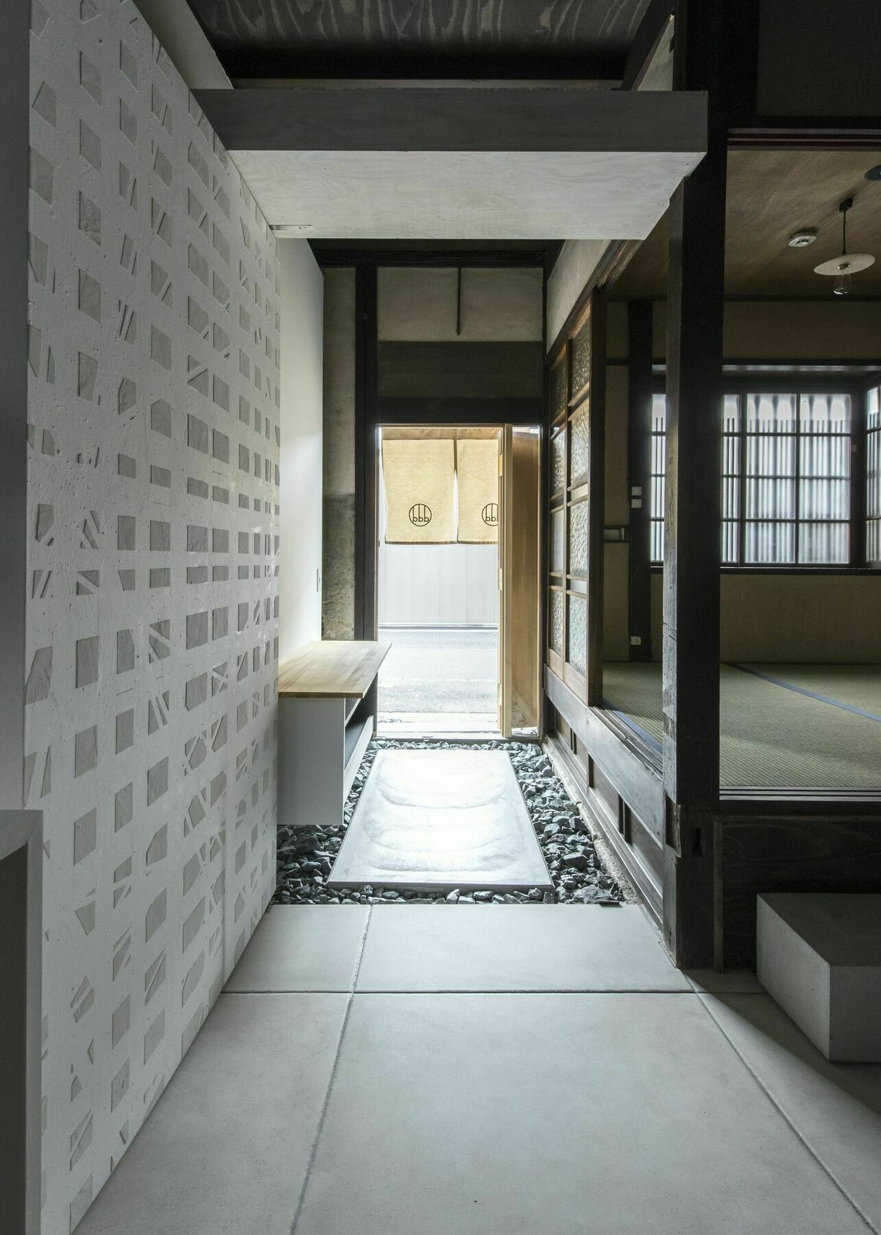 ア デイ イン khaki 京都市 エクステリア 写真
